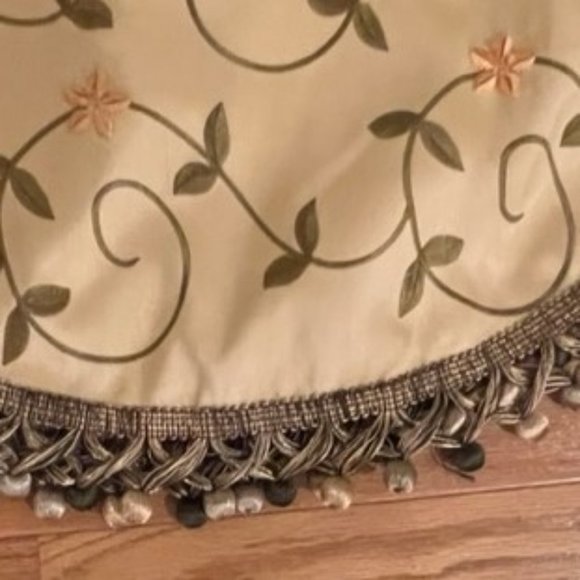 Decorative Window Valance with Trim - Picture 3 of 3